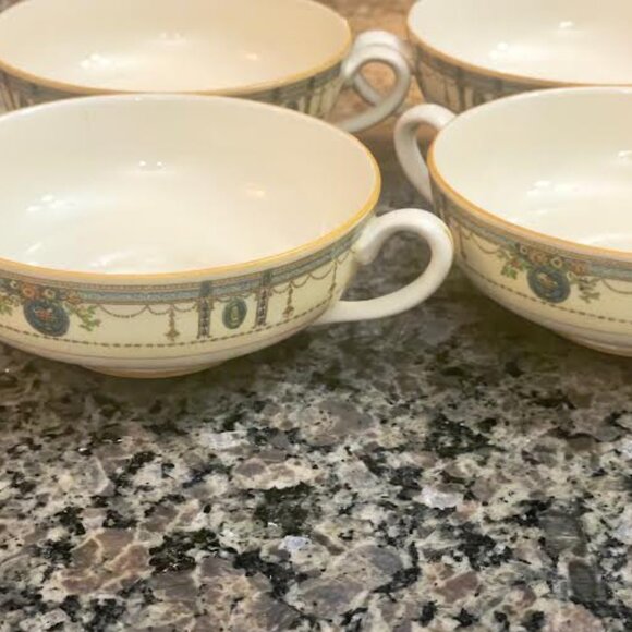Set of 4 Vintage Double Handle Floral Cream Soup Bowls: Gold Trim England - Picture 12 of 12